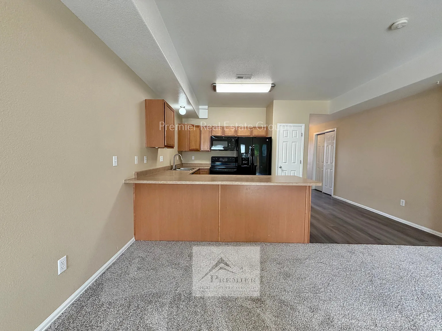 3 bed, 2.5 bath, 1632 sqft, $1,595 — Photo 3