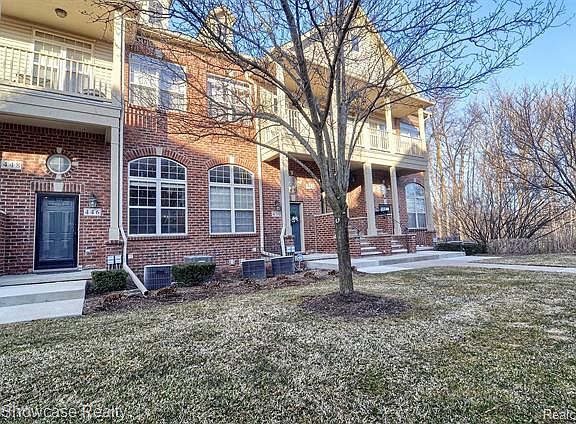 3rd image of 450 Boardwalk Dr