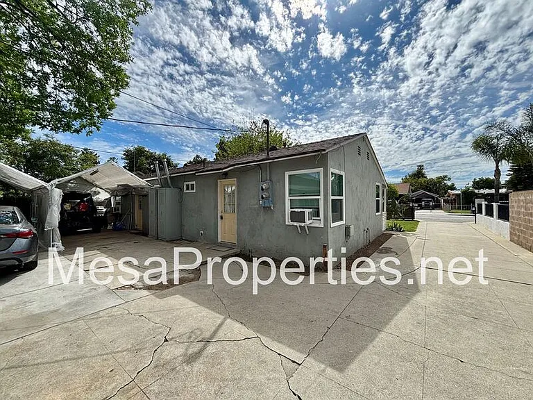 762 S Currier St — Photo 22