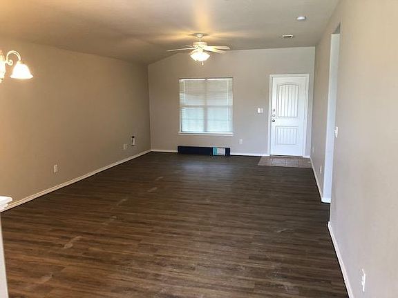 3rd image of 607 N Teak Ave
