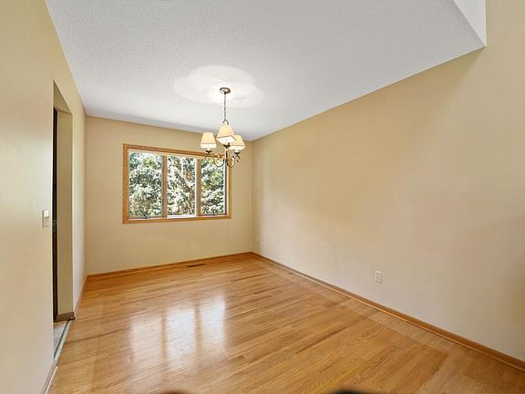 5th image of 335 Desoto Ave SW