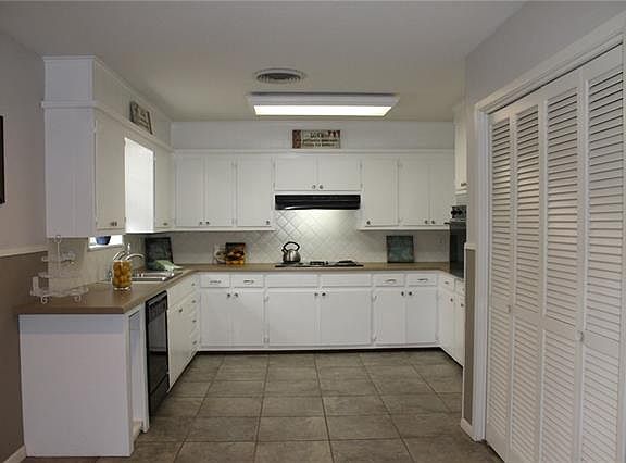 4th image of 1130 N Harbin Dr