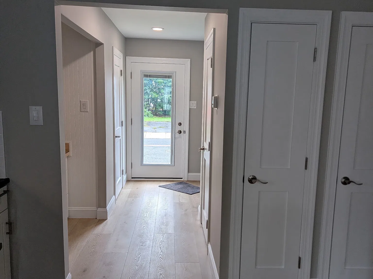 2 bed, 1.5 bath, 1100 sqft, $2,000 — Photo 4