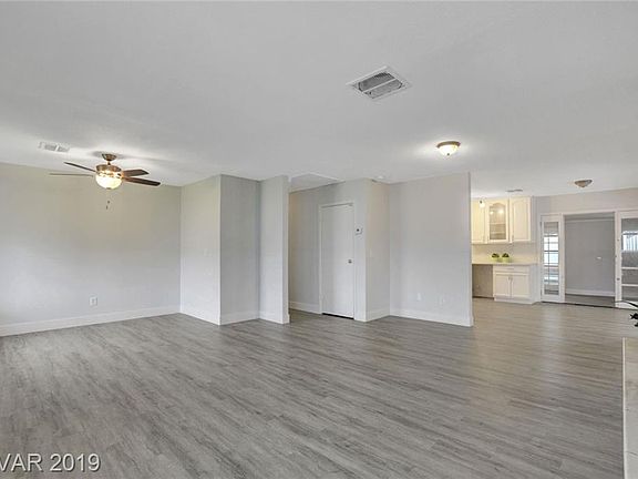 5th image of 220 La Paz Ave