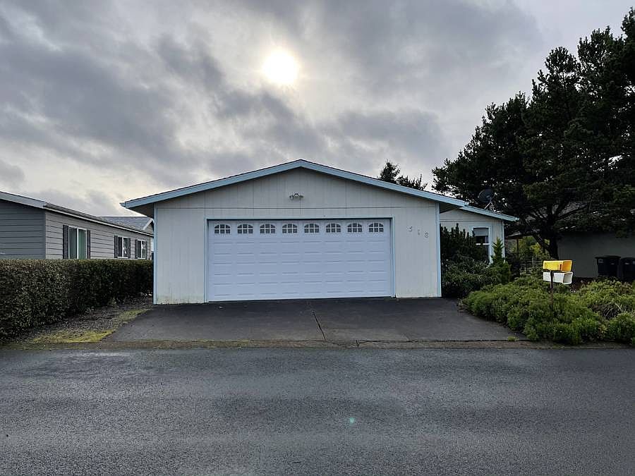 1st image of 518 NE 60th St