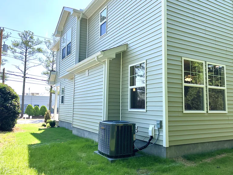 Exterior back (new fence coming soon)