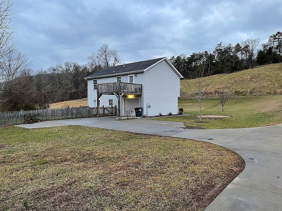 2nd image of 3109 Reservoir Rd