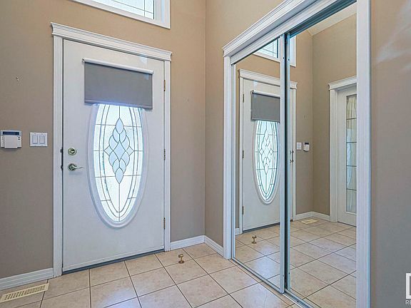 4th image of 114 Dunfield Cres