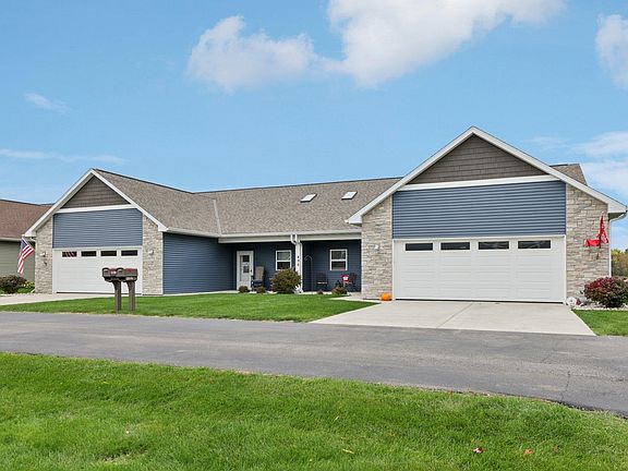 4th image of 496 River Rd #1