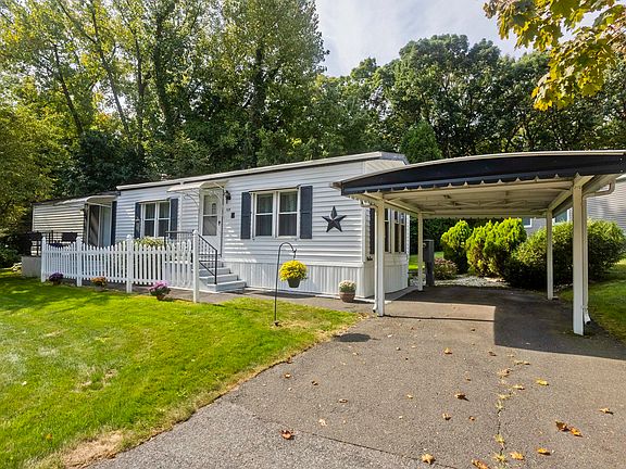 3rd image of 125 Clayton Dr