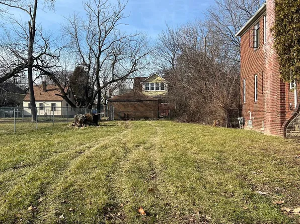 15369 Lawton St, Detroit, MI 48238