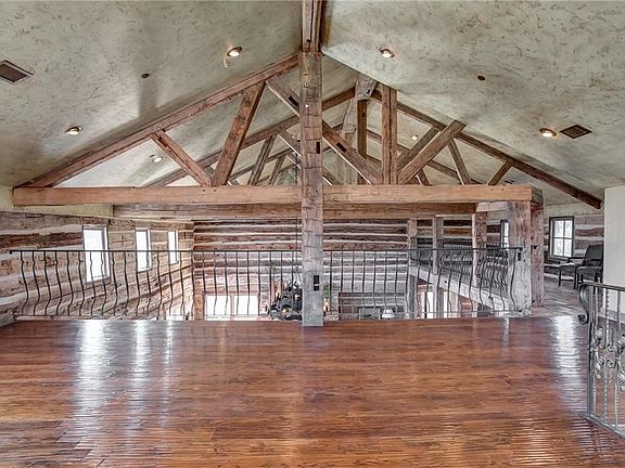 3rd image of 1061 Paradise Pt