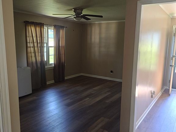 5th image of 101 Blue Ln