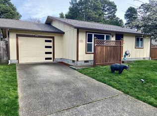 3360 Laurelwood St, Florence, OR 97439