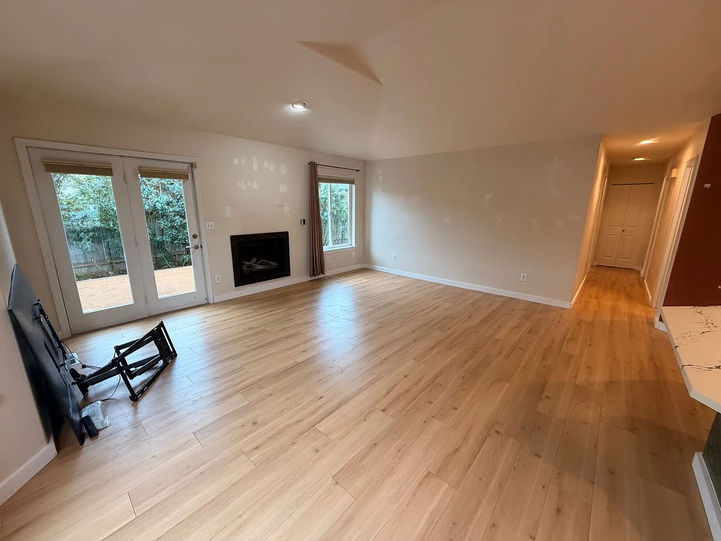 Beautify remodeled (3) bedroom Ranch Style Home! — Photo 3