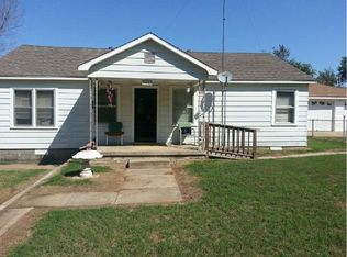 320 E Cypress St, Holdenville, OK 74848