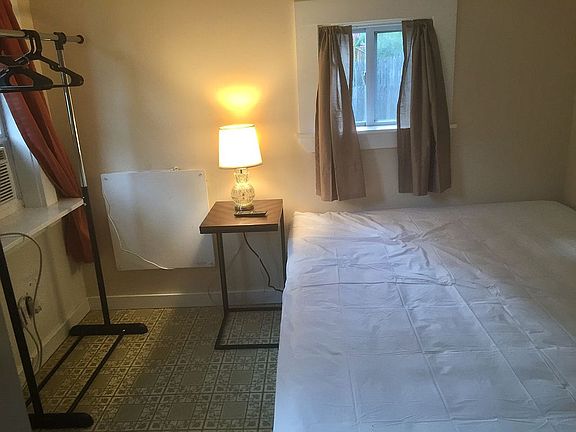 Small downstairs bedroom 