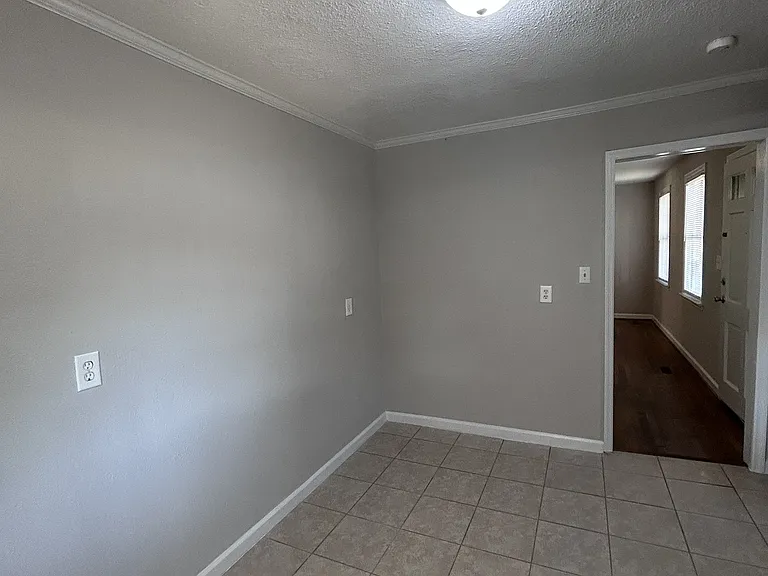 809 Paul St — Photo 8