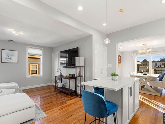 5th image of 865 E 2nd St #3