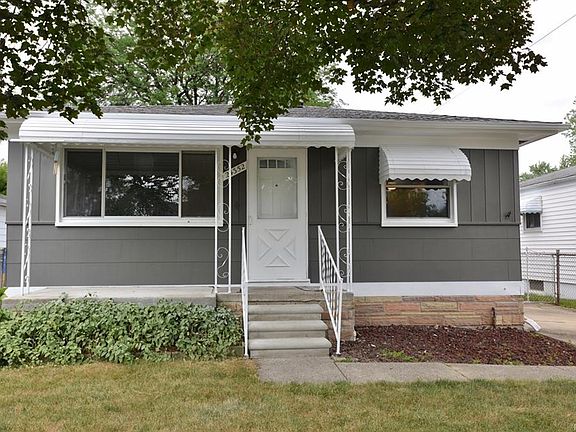 4th image of 24352 Pennie St