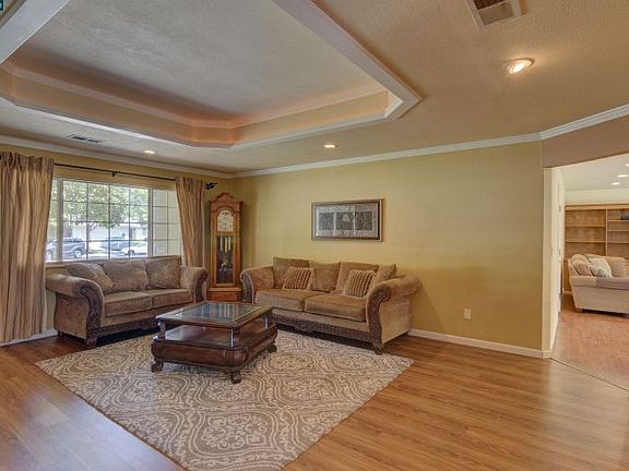 3rd image of 2355 La Salle Dr