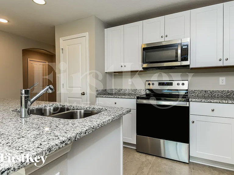 462 Earhart Dr — Photo 10