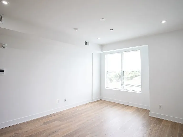 1740 N 22nd St #5 — Photo 15