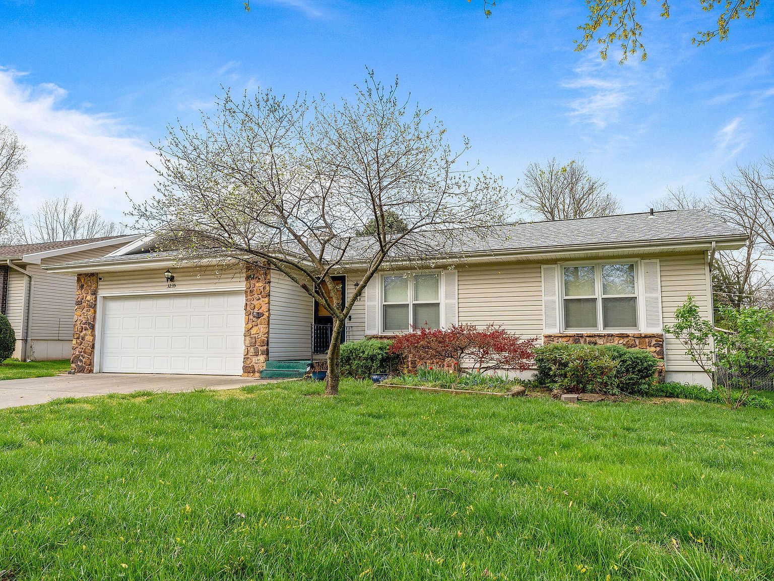 3235 S Danbury Avenue, Springfield, MO 65807 | Zillow