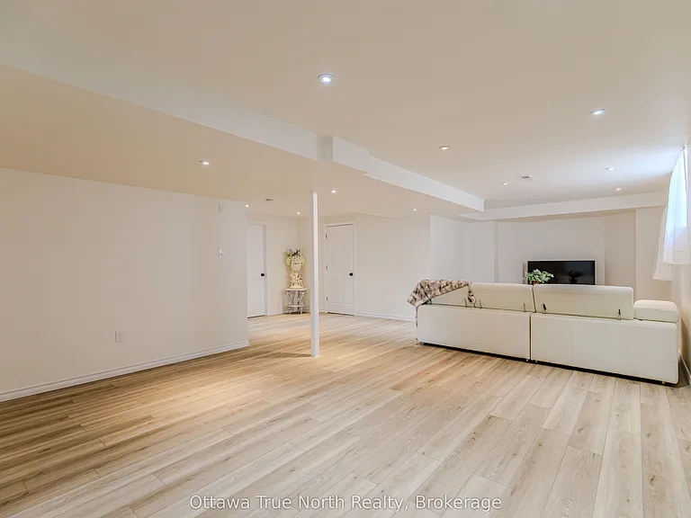 19 Black Tern Cres — Photo 43