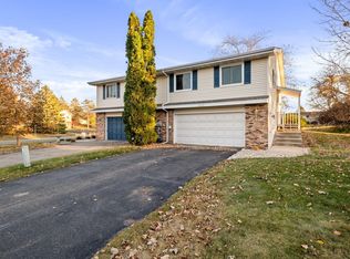 4552 Horizon Cir, Eagan, MN 55123