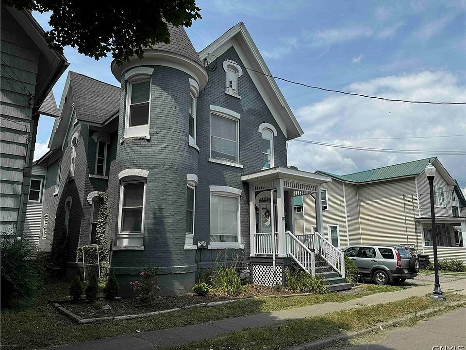 1st image of 18 Hakes Ave