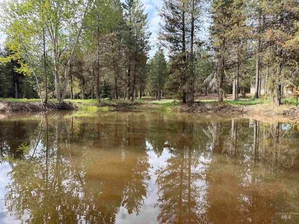 2 Timber Haven Pl, Cascade, ID 83611