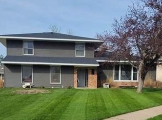 11 Fitzpatrick Ct NW, Cedar Rapids, IA 52405