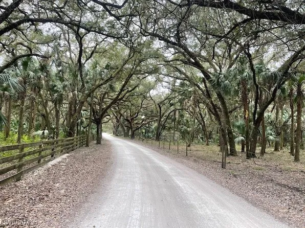 19790 Goin Outback Dr, Alva, FL 33920