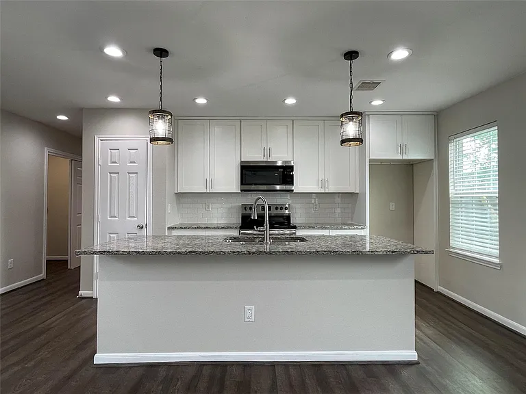 3340 Simmons St — Photo 9