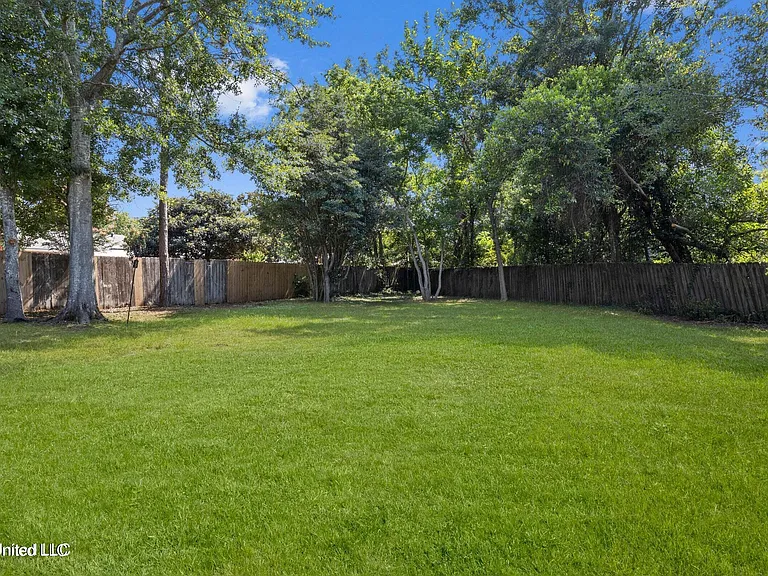 2508 Shady Ln — Photo 26