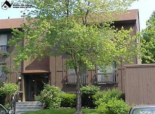 6340 Greenwood Pkwy, Northfield, OH 44067