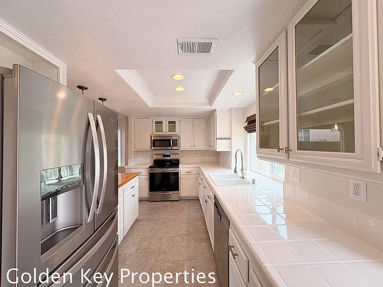 3274 San Tomas Dr — Photo 12