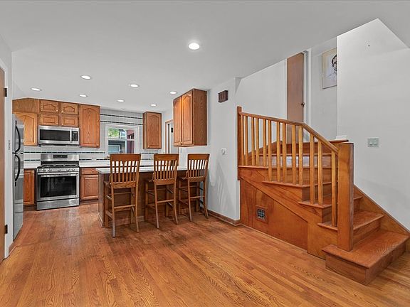 5th image of 1719 Ferndale Ave