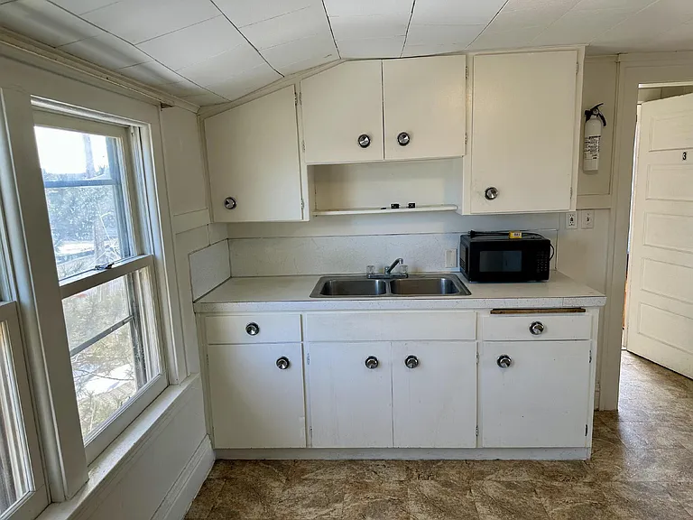 218 2nd St N #3 — Photo 6