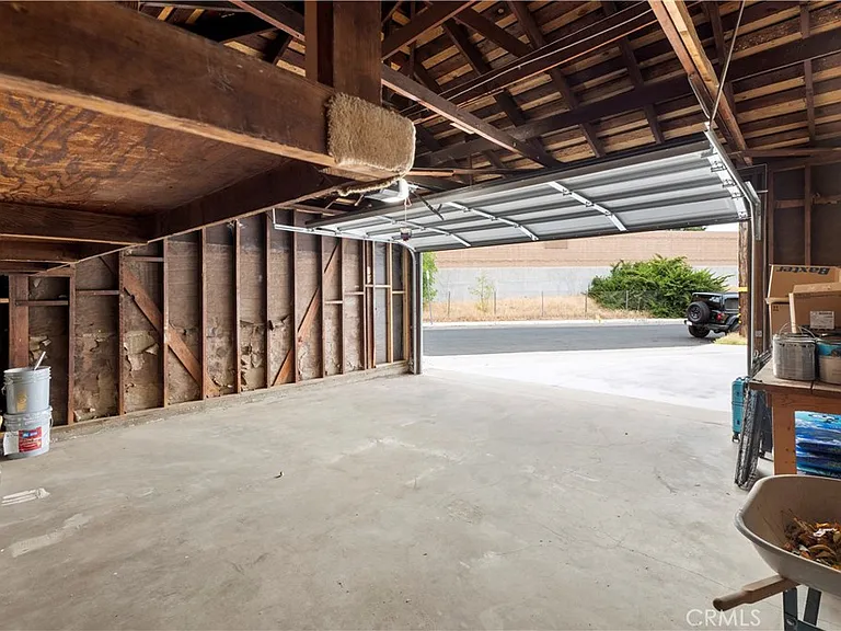 10345 Blucher Ave — Photo 23