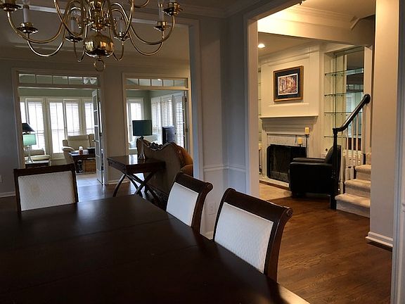 Connected dining and living 