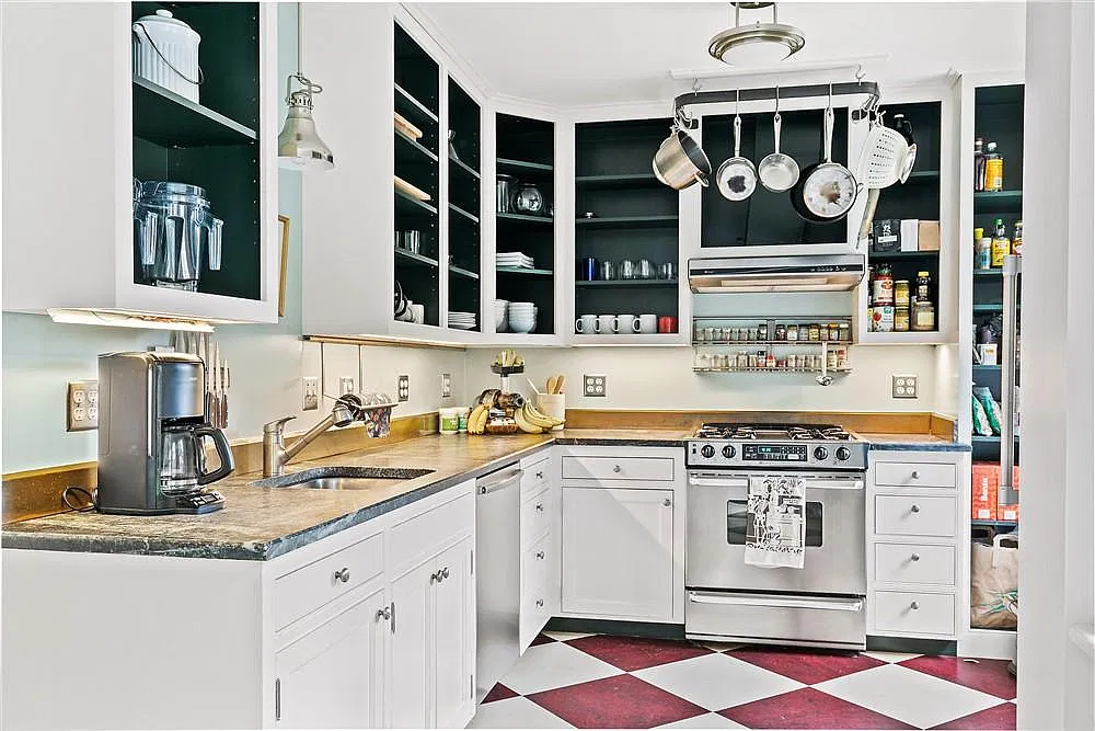 512 Lexington Ave — Photo 2