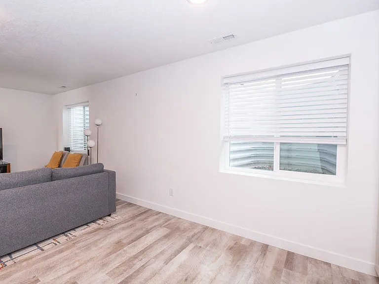 596 Plum Creek Ln — Photo 18