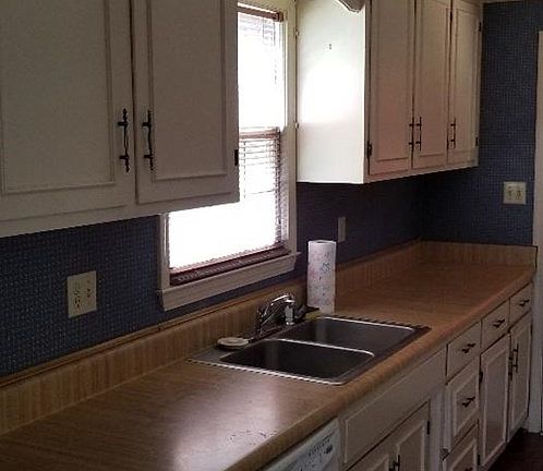 3rd image of 223 Forest Ln