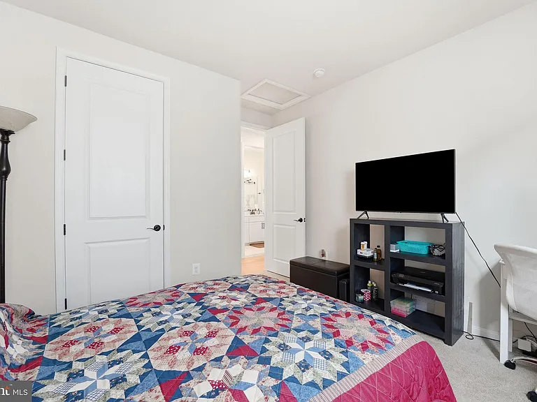 615 Clover Ln — Photo 28