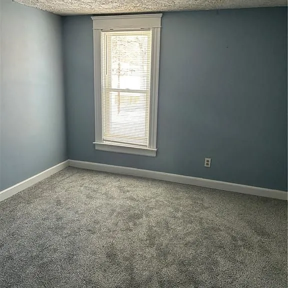 1014 Victory Hwy #2 — Photo 18