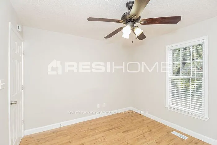 380 Amber Way — Photo 14