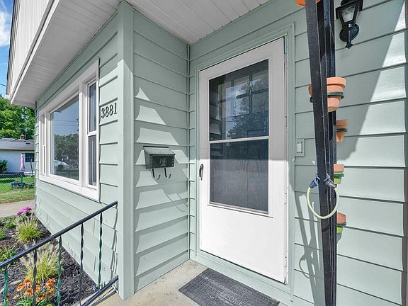 2nd image of 3881 Glenna Ave