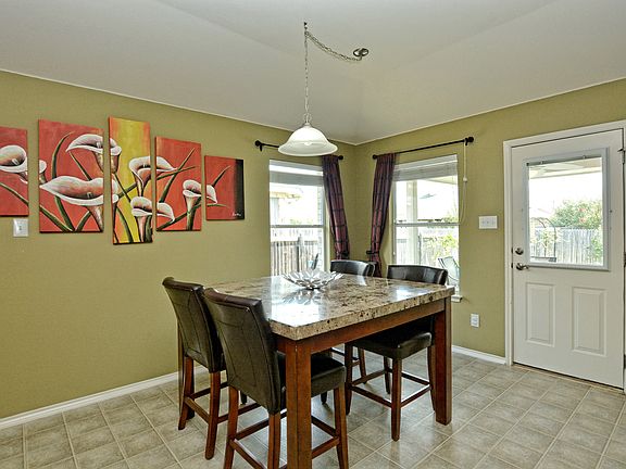 5th image of 1403 Pearsall Ln